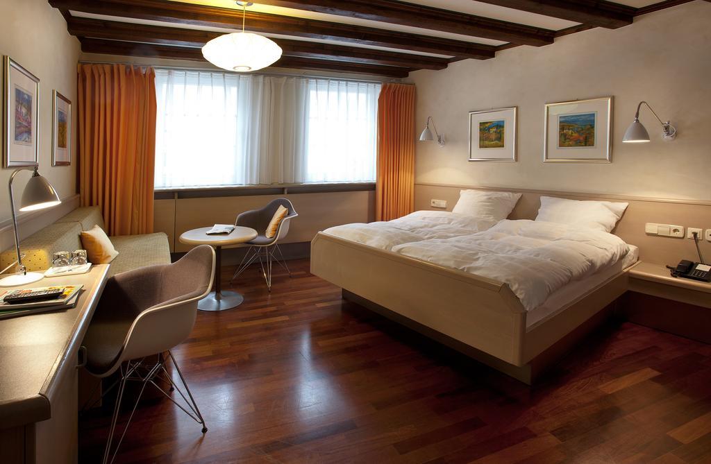Hotel Scholl Σβέμπις Χαλ Δωμάτιο φωτογραφία
